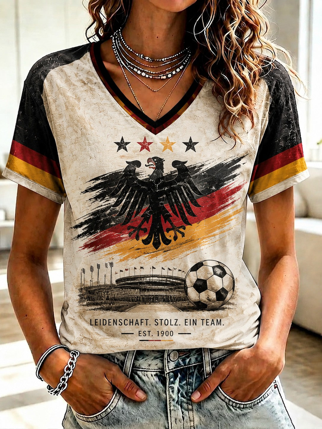 Damen-T-Shirt mit V-Ausschnitt und Fußball-Print, Deutschland