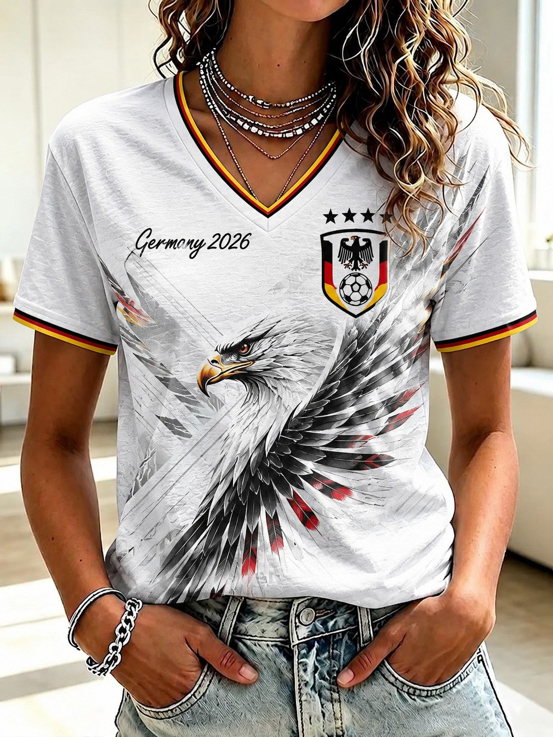 Damen-T-Shirt mit V-Ausschnitt und Fußball-Print, Deutschland