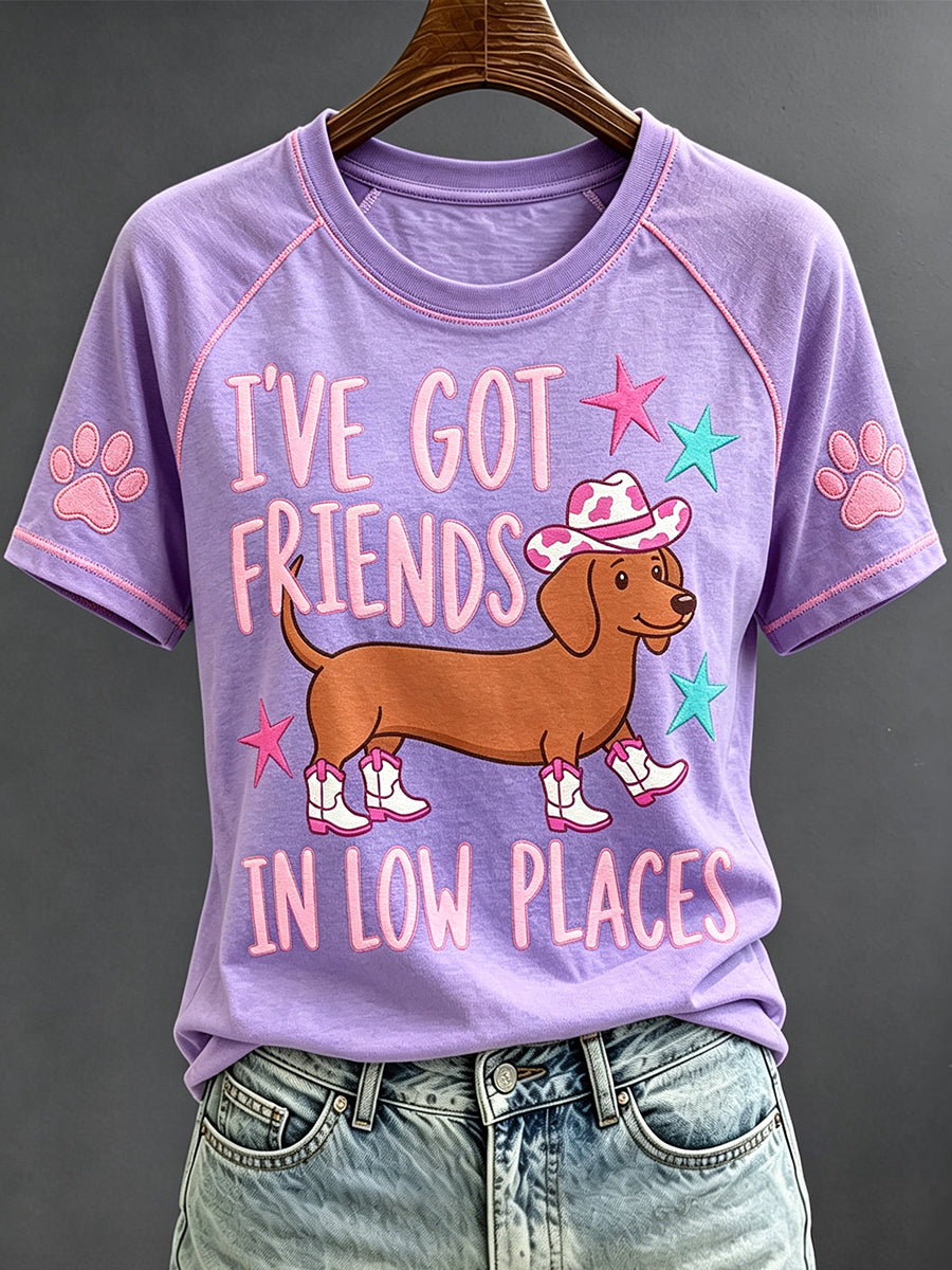 Frauen Ich habe Freunde in niedrigen Orten Lustiges Dackel Kunstdruck Kurzarm T-Shirt