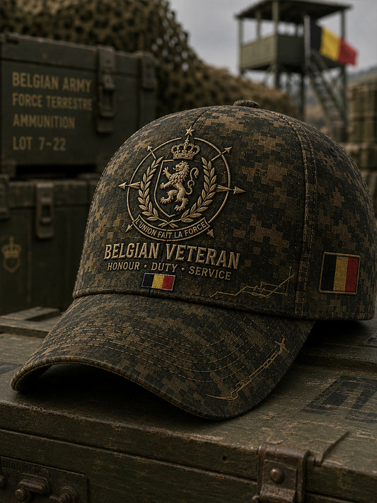 Herrenmütze mit militärstilischem Muster