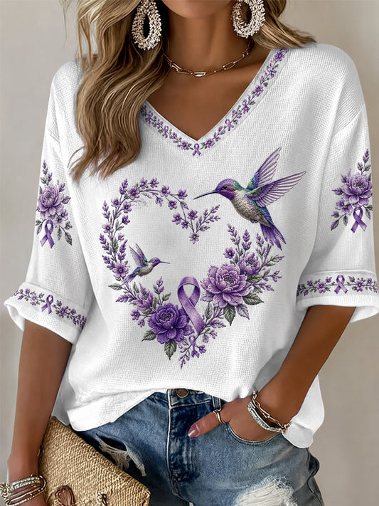 Damen-T-Shirt in Lila mit Blumen- und Kolibri-Print, halbarm, V-Ausschnitt, zur Sensibilisierung für die Alzheimer-Krankheit