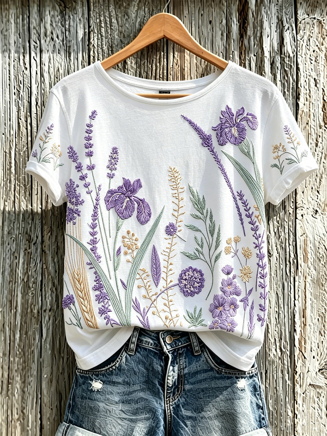 Bedrucktes lässiges T-Shirt mit lila Pflanzen blumen muster für Frauen