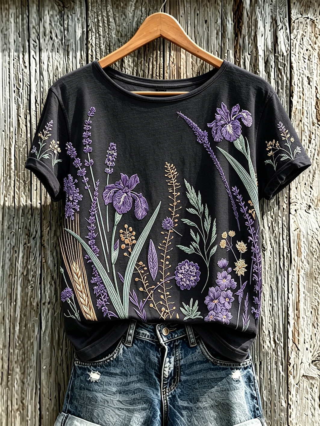 Bedrucktes lässiges T-Shirt mit lila Pflanzen blumen muster für Frauen