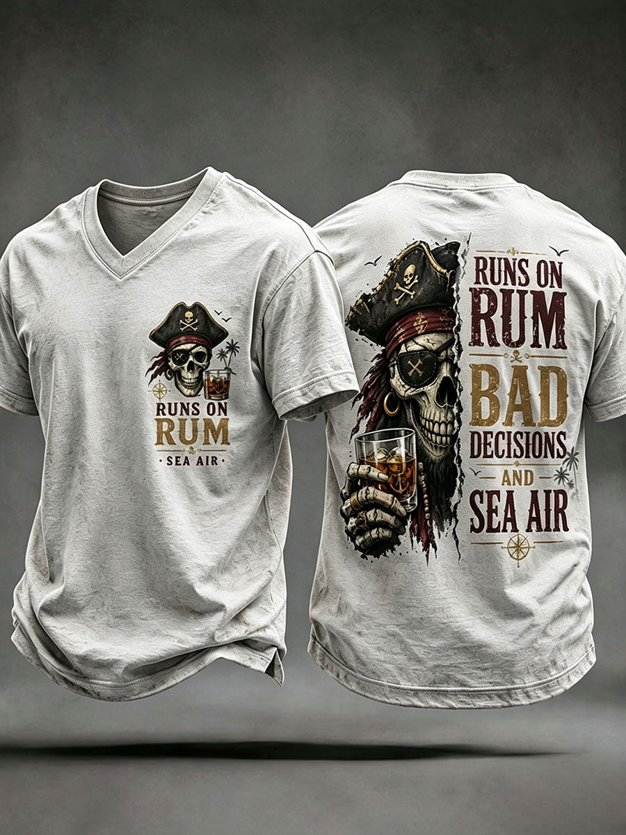 Herren-T-Shirts mit dem Aufdruck „Läuft auf Rum, schlechten Entscheidungen und Seeluft“