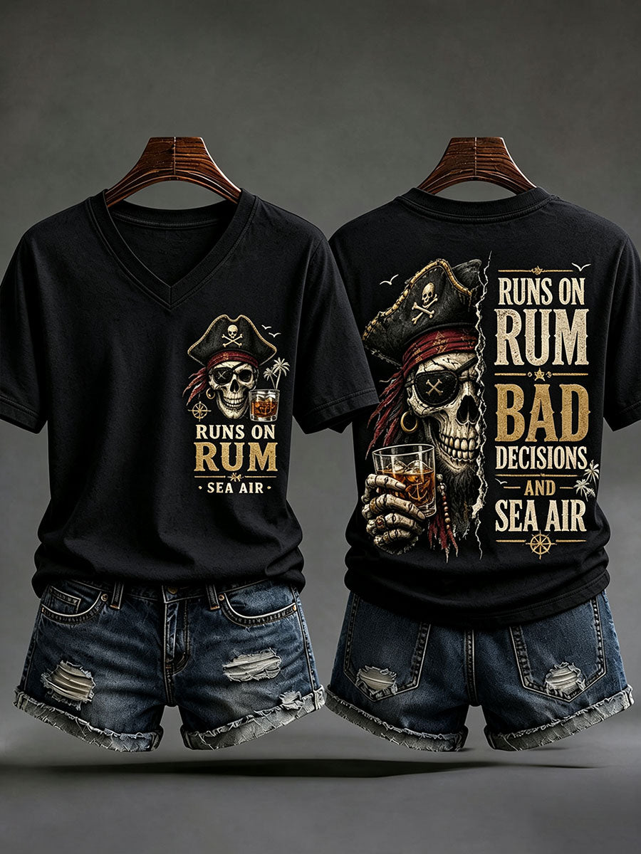 Damen-V-Ausschnitt-T-Shirts mit dem Aufdruck „Läuft auf Rum, schlechten Entscheidungen und Seeluft“