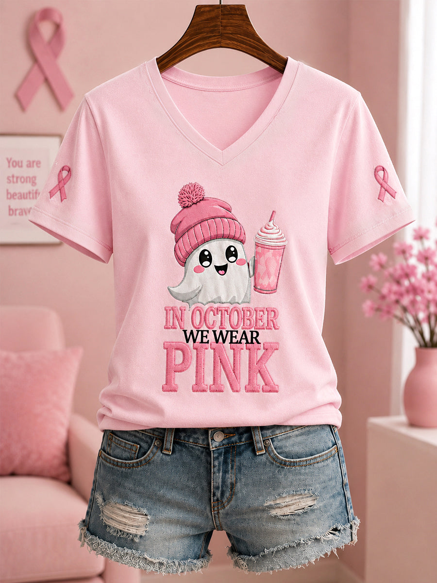 Damen-T-Shirt im Oktober tragen wir Pink – Halloween-Gespenster-Print zur Brustkrebsaufklärung mit V-Ausschnitt