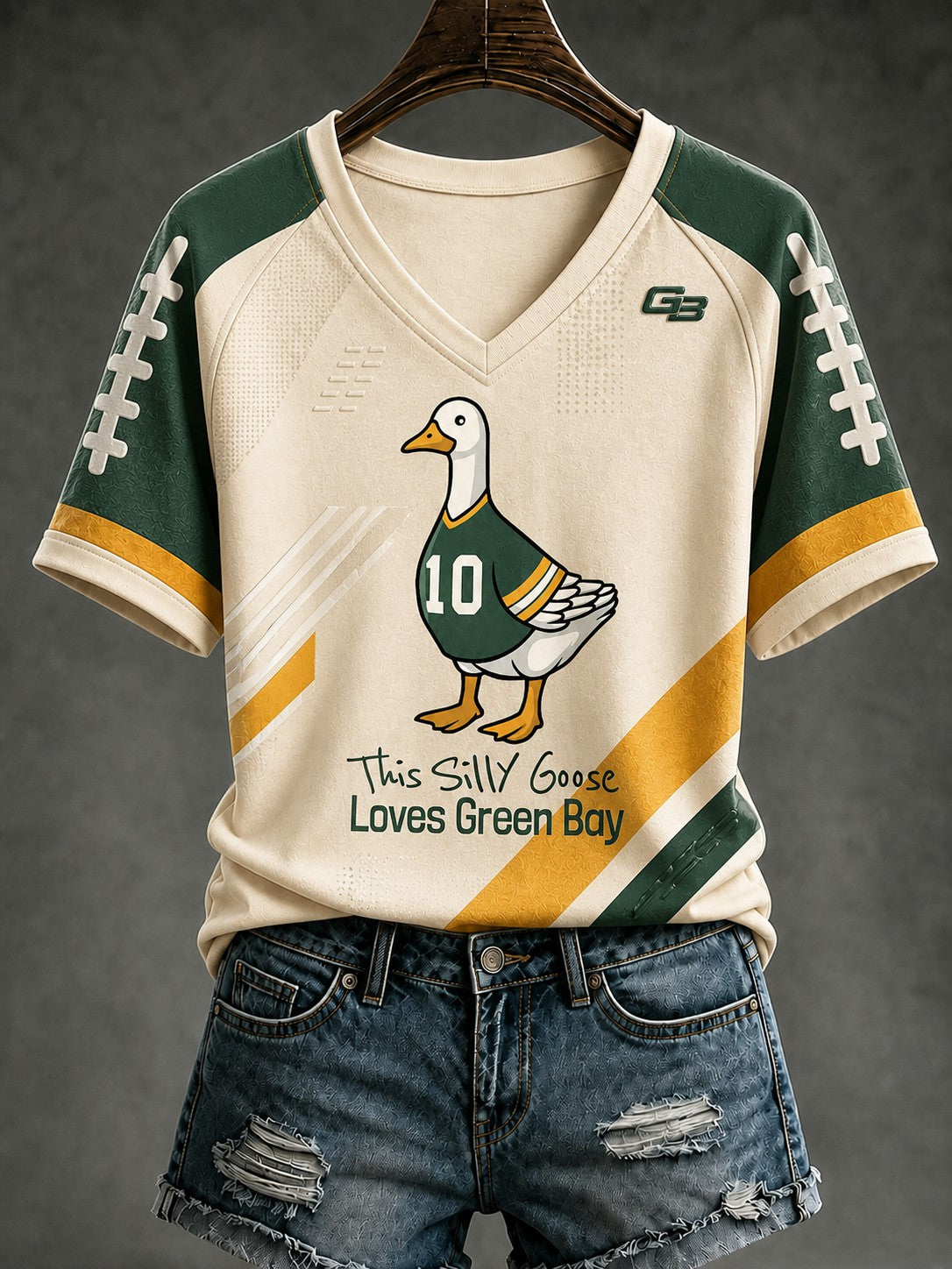 Damen-T-Shirt mit V-Ausschnitt und Green-Bay-Football-Print in Grün