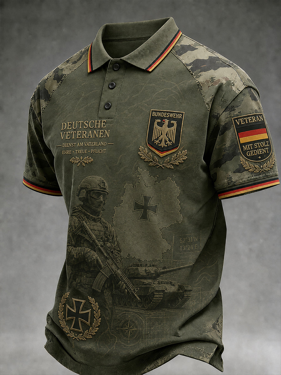 Herren-Poloshirt mit kurzen Ärmeln und Vintage-Print im Militärstil