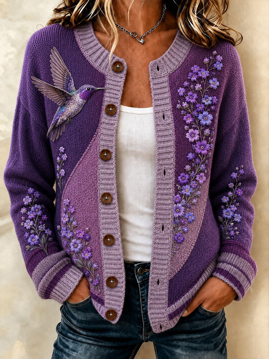 Kuscheliger Damen-Strickcardigan mit Blumenmuster zur Aufklärung über die Alzheimer-Krankheit bei Frauen